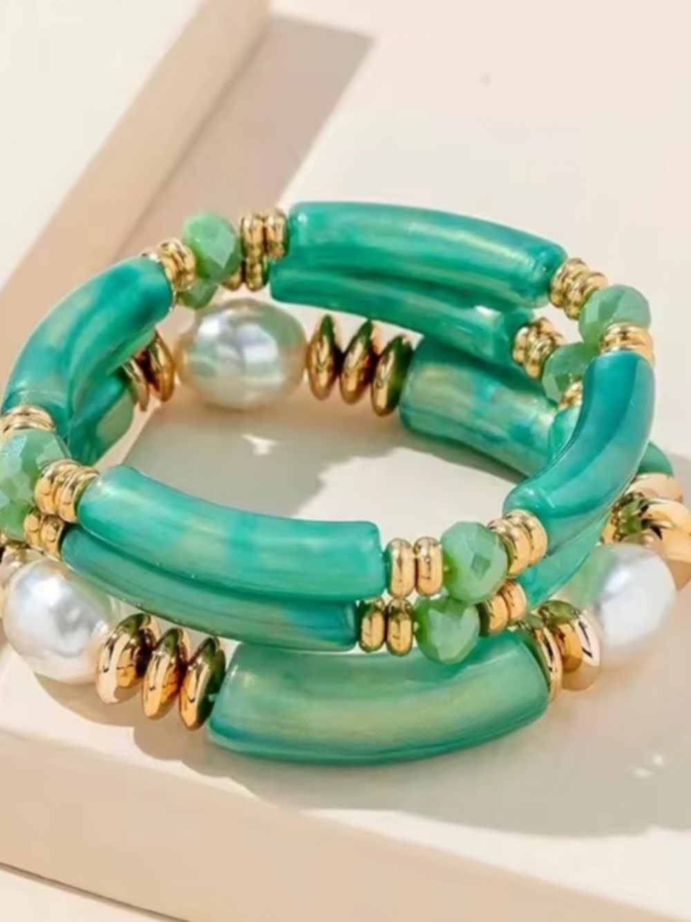 Green Pearl & Gold Beaded Stretch Bracelet